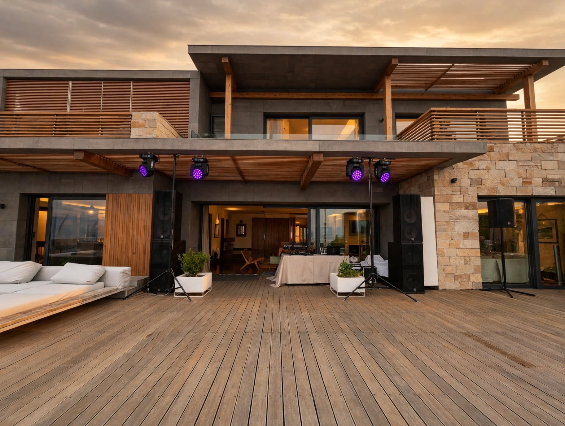 Luxury villa party 6